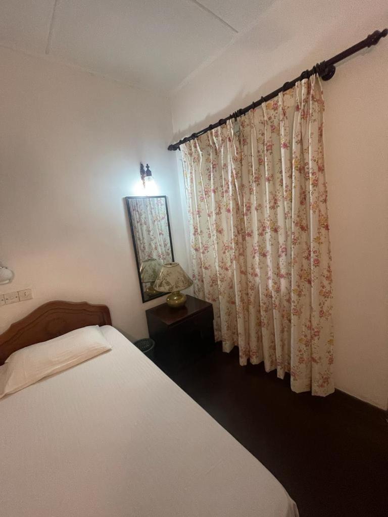 Kandy Inn Madugalle'S Family Guest House Екстериор снимка