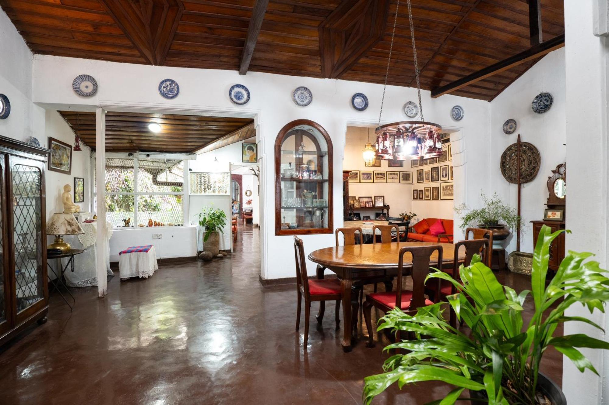 Kandy Inn Madugalle'S Family Guest House Екстериор снимка