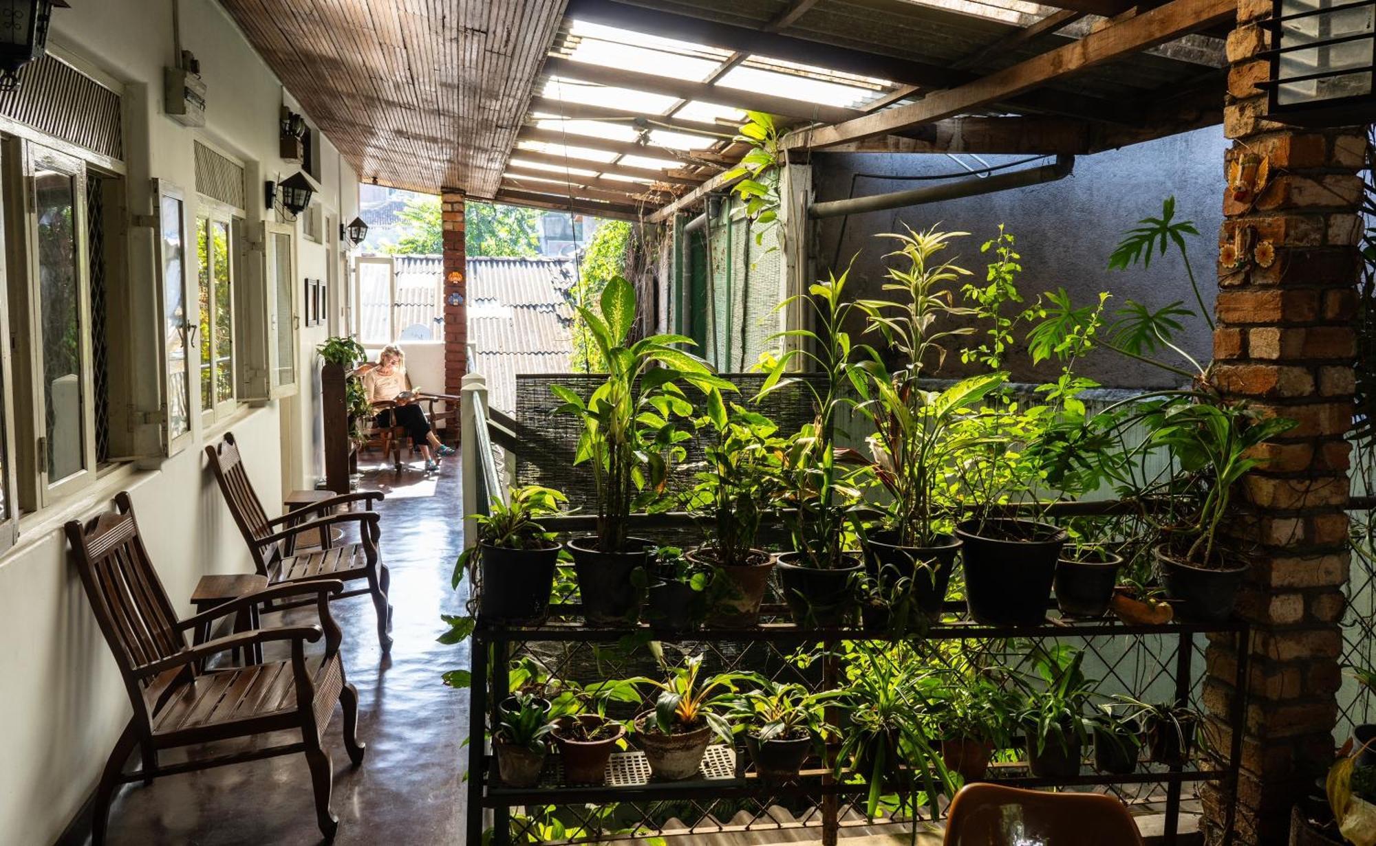 Kandy Inn Madugalle'S Family Guest House Екстериор снимка