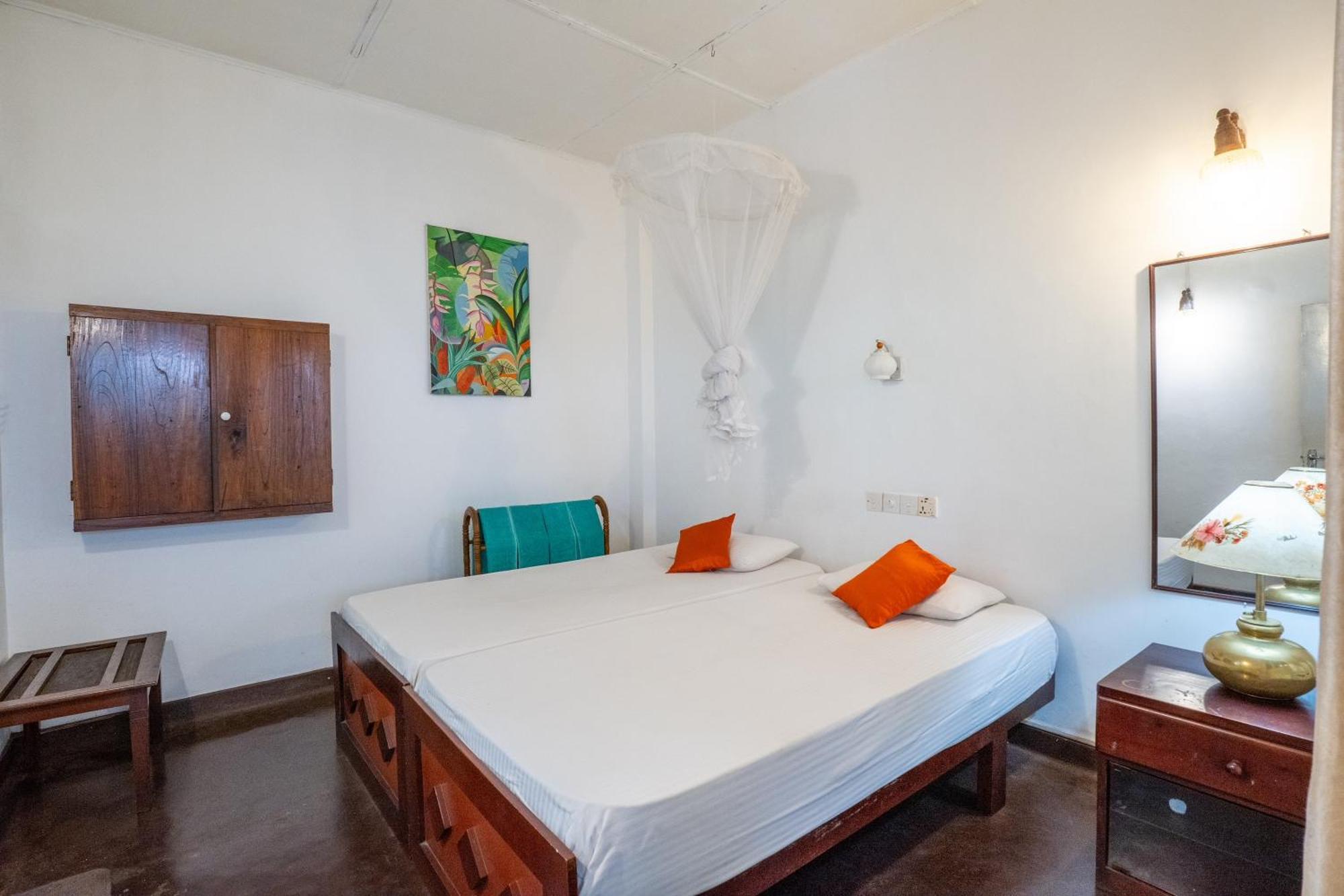 Kandy Inn Madugalle'S Family Guest House Екстериор снимка