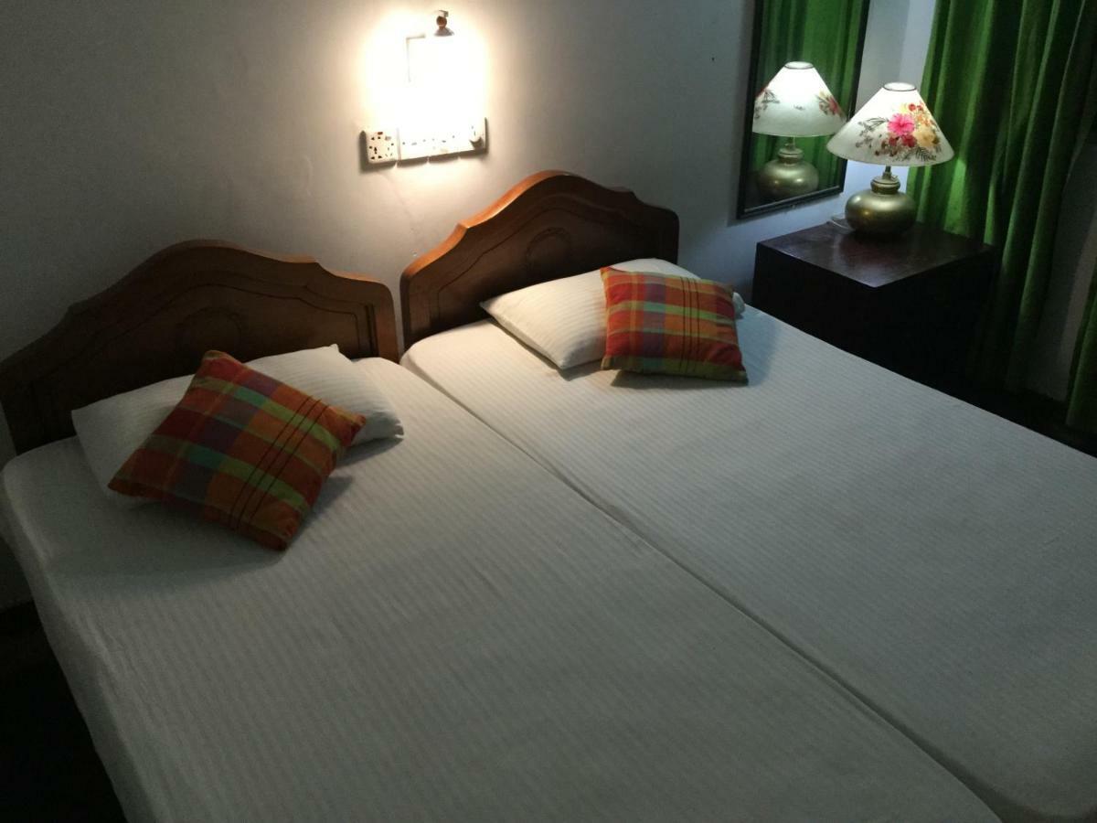 Kandy Inn Madugalle'S Family Guest House Екстериор снимка